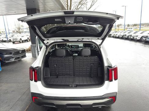Used 2025 Kia Sorento SX image 6