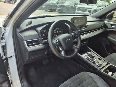 Used 2023 Mitsubishi Outlander Ralliart AWD/4WD image 17