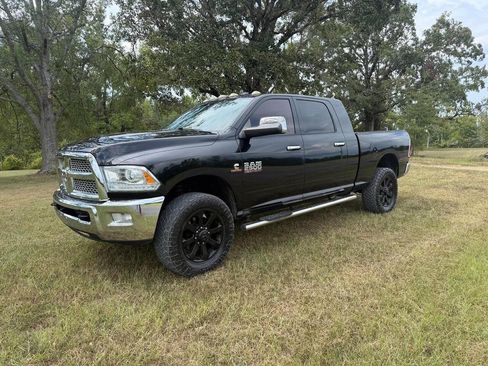 Used 2015 RAM 2500 Laramie AWD/4WD image 3