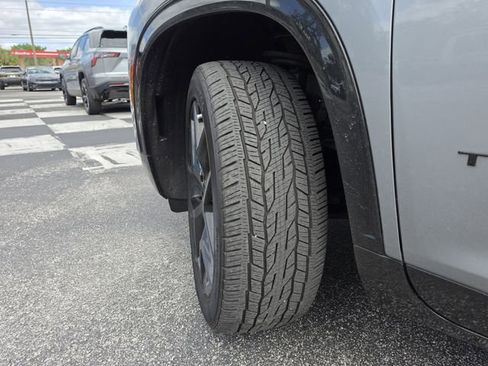 Used 2024 Chevrolet Traverse RS w/ LPO, Floor Liner Package FWD image 39