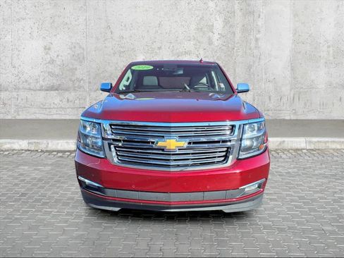 Used 2019 Chevrolet Suburban Premier image 3