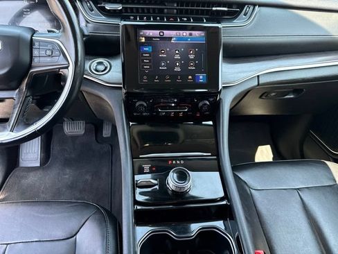 Used 2022 Jeep Grand Cherokee L Limited AWD/4WD image 18