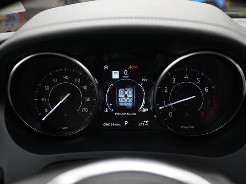 Used 2019 Jaguar E-PACE S image 25