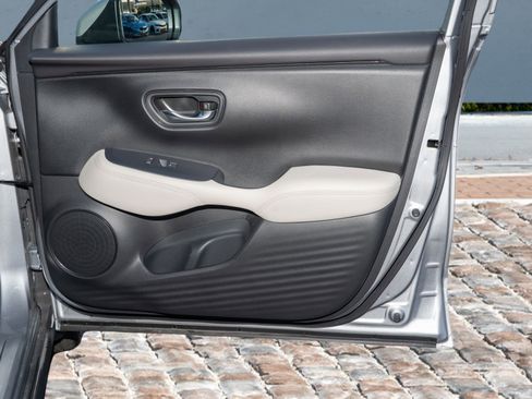 Certified 2023 Honda HR-V LX image 12