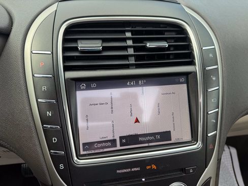 Used 2019 Lincoln Nautilus Reserve FWD image 25