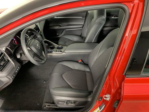 Used 2022 Toyota Camry XSE image 29