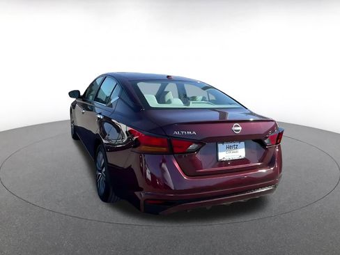 Used 2025 Nissan Altima 2.5 SV image 11