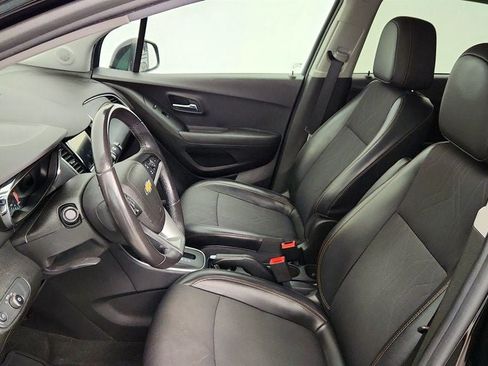 Used 2019 Chevrolet Trax LT w/ Redline Edition AWD/4WD image 19