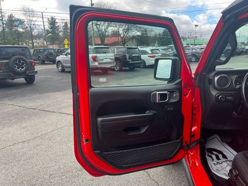 Used 2021 Jeep Wrangler Unlimited Sport image 15