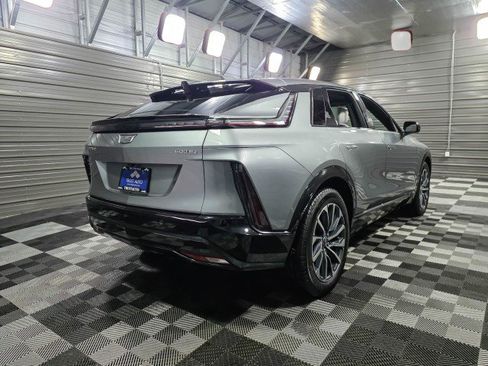 Used 2024 Cadillac Lyriq Sport image 5
