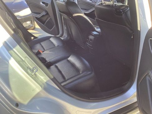 Used 2016 Mercedes-Benz GLA 250 4MATIC image 7