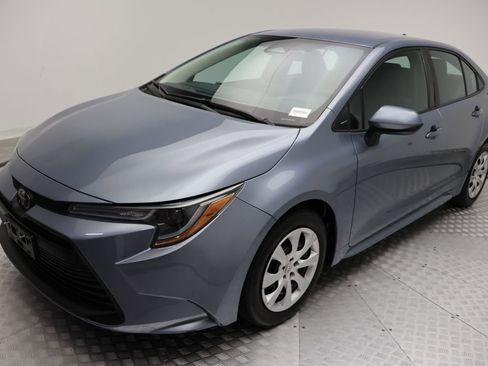 Certified 2023 Toyota Corolla LE image 2