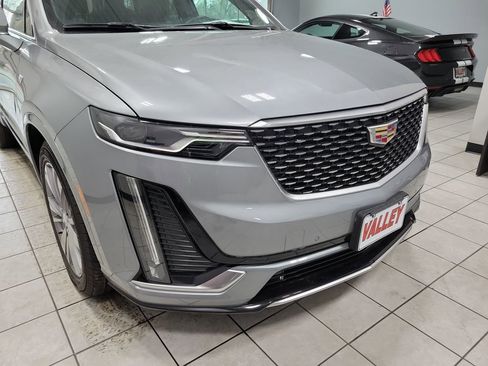 Used 2025 Cadillac XT6 Premium Luxury image 40