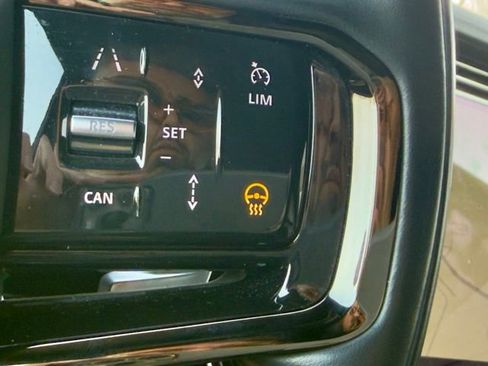 Used 2023 Land Rover Range Rover Sport SE Dynamic image 10