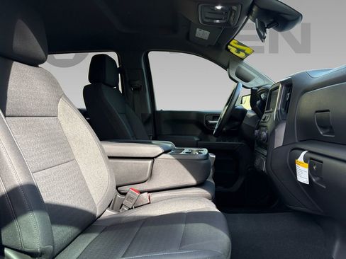 Used 2025 Chevrolet Silverado 1500 Custom image 9