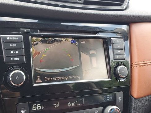 Used 2019 Nissan Rogue SL w/ Premium Package image 21