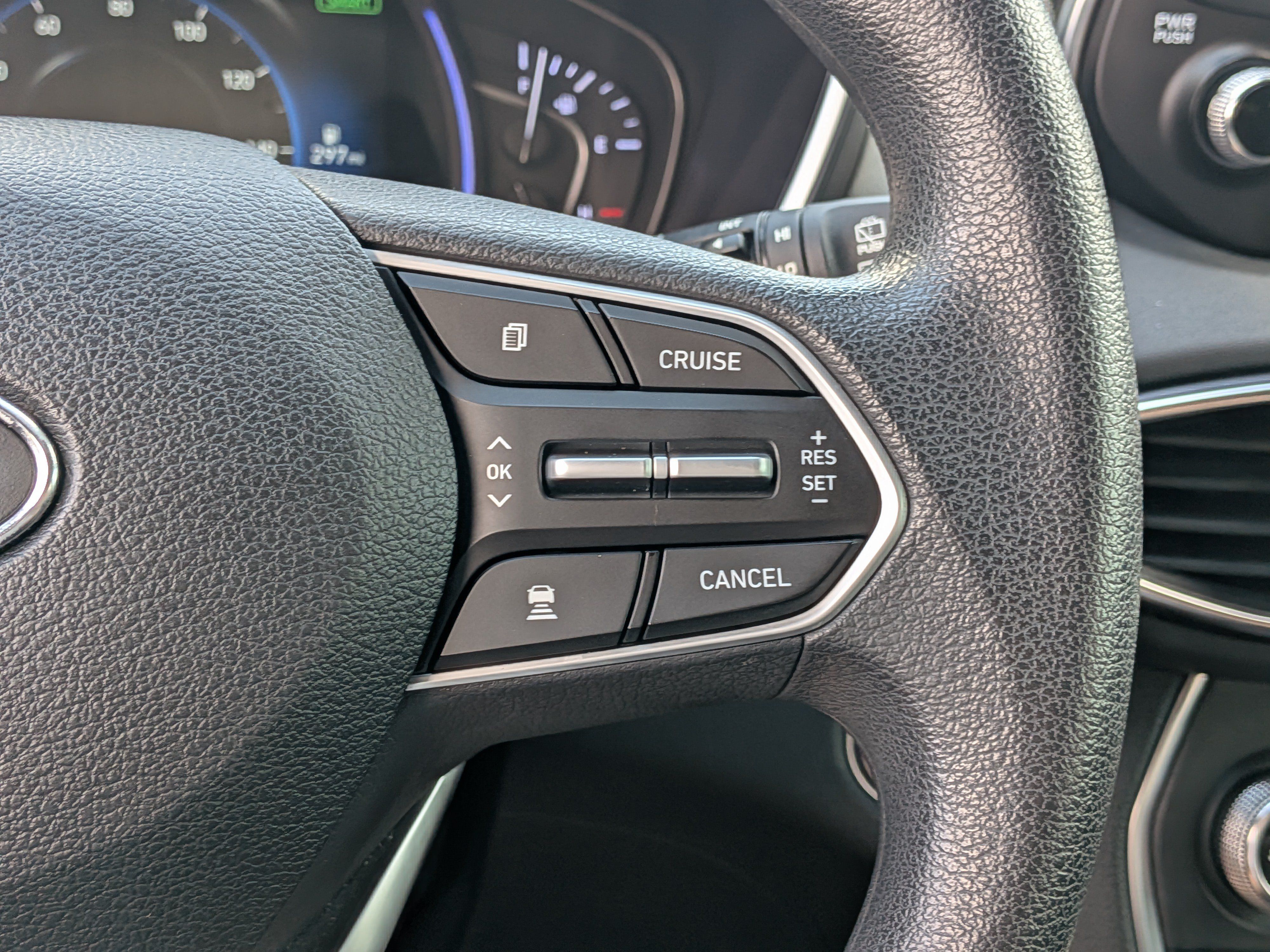 Used 2019 Hyundai Santa Fe SEL FWD image 25