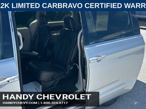 Used 2024 Chrysler Pacifica Touring-L FWD image 29