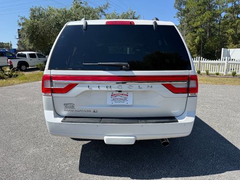Used 2017 Lincoln Navigator L Select image 34