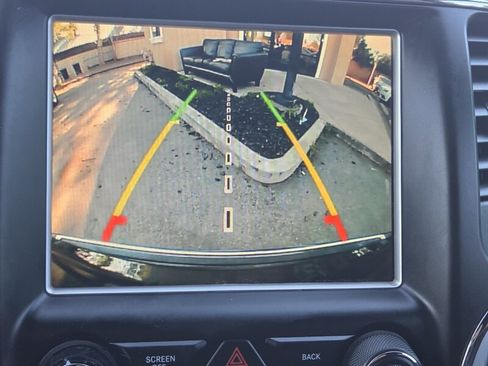 Used 2015 Jeep Grand Cherokee Overland image 31