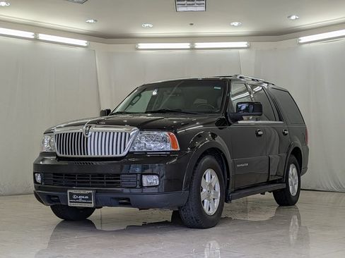 Used 2006 Lincoln Navigator Luxury AWD/4WD image 4
