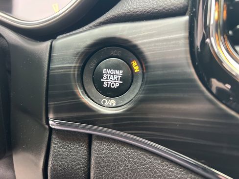 Used 2020 Jeep Grand Cherokee Limited image 18