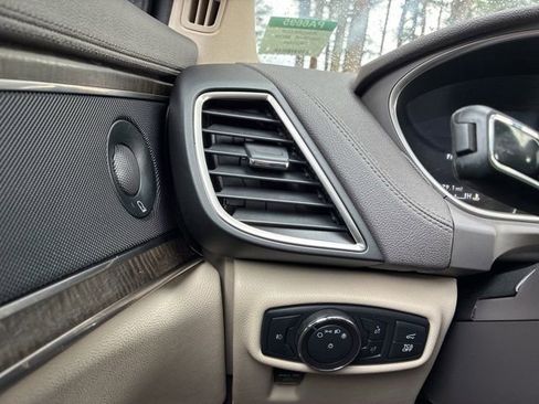 Used 2020 Lincoln Nautilus Reserve w/ Equipment Group 201A image 28