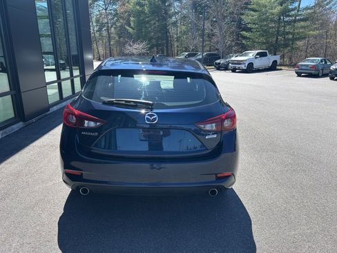 Used 2018 MAZDA MAZDA3 Touring FWD image 5