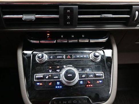 Used 2021 Lincoln Corsair Reserve AWD/4WD image 45