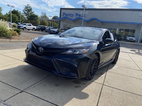 Used 2022 Toyota Camry SE FWD image 5