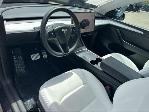 Used 2024 Tesla Model Y Performance AWD/4WD image 16