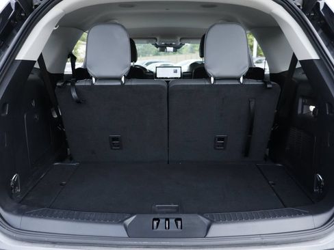 Used 2025 Ford Explorer Active w/ Active Comfort Package RWD image 31
