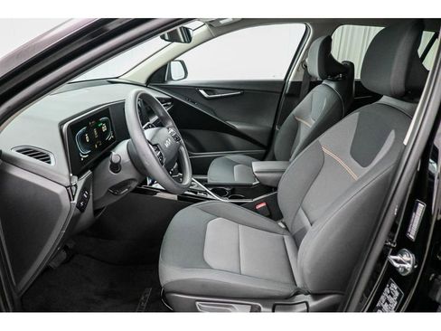 Used 2025 Kia Niro LX FWD image 17