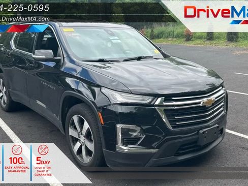Used 2023 Chevrolet Traverse LT w/ LT Premium Package AWD/4WD image 1