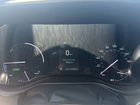 Used 2022 Toyota Sienna XLE FWD image 37