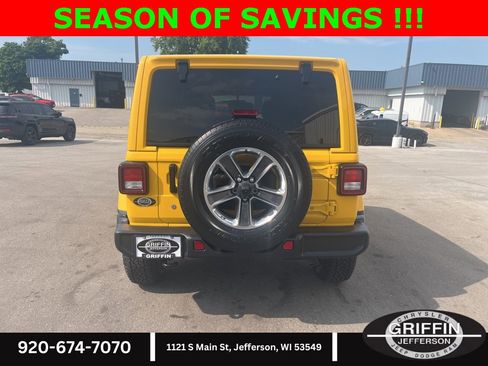 Used 2019 Jeep Wrangler Unlimited Sahara image 4