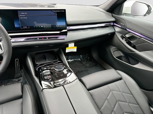 New 2026 BMW 540i xDrive 540i xDrive image 18