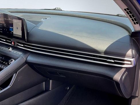 Used 2024 Hyundai Elantra Limited FWD image 27