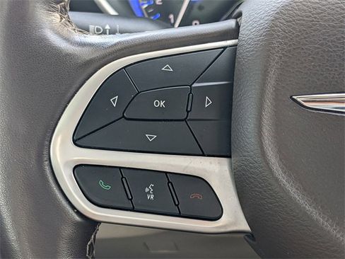 Used 2020 Chrysler Pacifica Touring-L Plus image 22