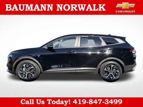 Used 2025 Kia Sportage EX FWD image 4