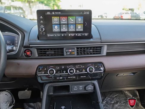 Used 2025 Honda Pilot Elite image 32