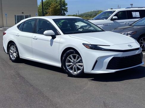 Used 2025 Toyota Camry LE FWD image 1