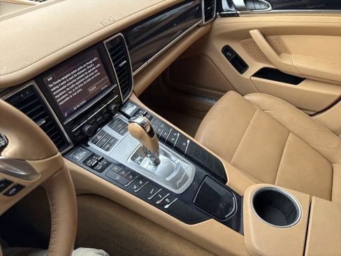 Used 2014 Porsche Panamera 4 image 49