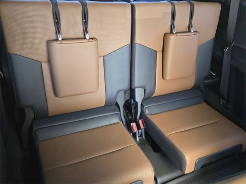 Used 2024 Lexus GX 550 image 20