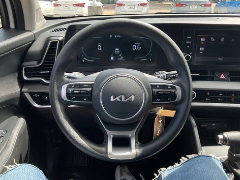 Used 2025 Kia Sportage LX FWD image 25