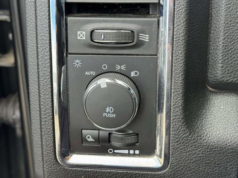 Used 2017 RAM 1500 Laramie w/ Convenience Group image 19