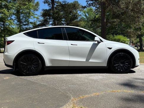 Used 2021 Tesla Model Y Long Range AWD/4WD image 30