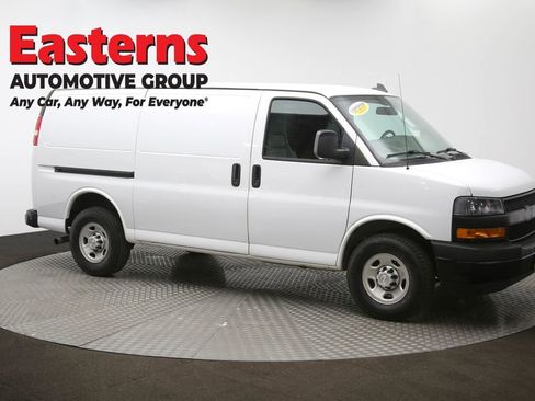 Used 2018 Chevrolet Express 2500 w/ Driver Convenience Package RWD image 48