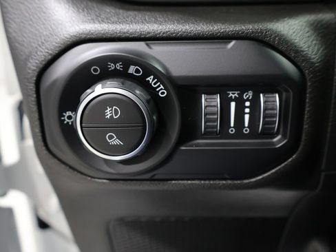 Used 2021 Jeep Gladiator Overland AWD/4WD image 30