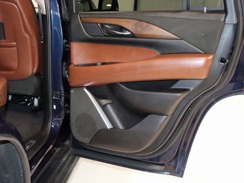 Used 2020 Cadillac Escalade Luxury image 65